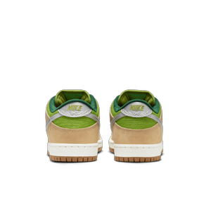 Dunk Low SB Escargot